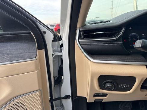 Used 2021 Jeep Grand Cherokee L Limited w/ MOPAR Finishing Package image 12