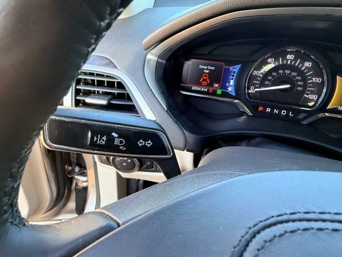 Used 2019 Lincoln MKZ Reserve image 30