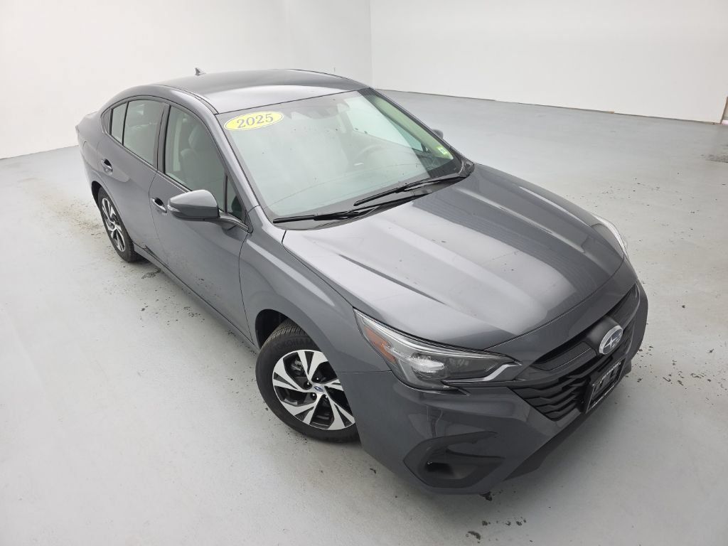 Used 2025 Subaru Legacy Premium AWD/4WD image 1