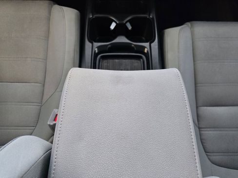 Used 2021 Honda CR-V LX image 31