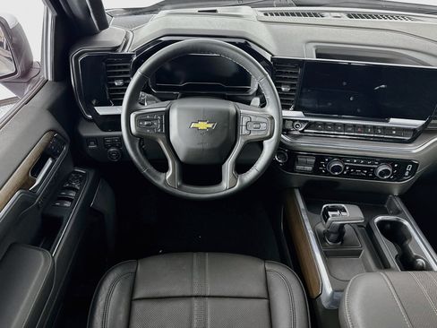 Used 2024 Chevrolet Silverado 1500 High Country w/ Z71 Off-Road Package AWD/4WD image 23