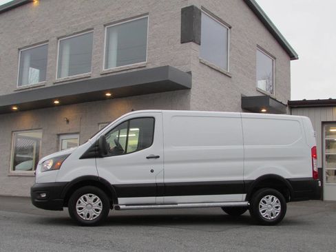 Used 2024 Ford Transit 250 Low Roof w/ Exterior Upgrade Package image 9