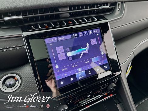 New 2025 Jeep Grand Cherokee Laredo image 36