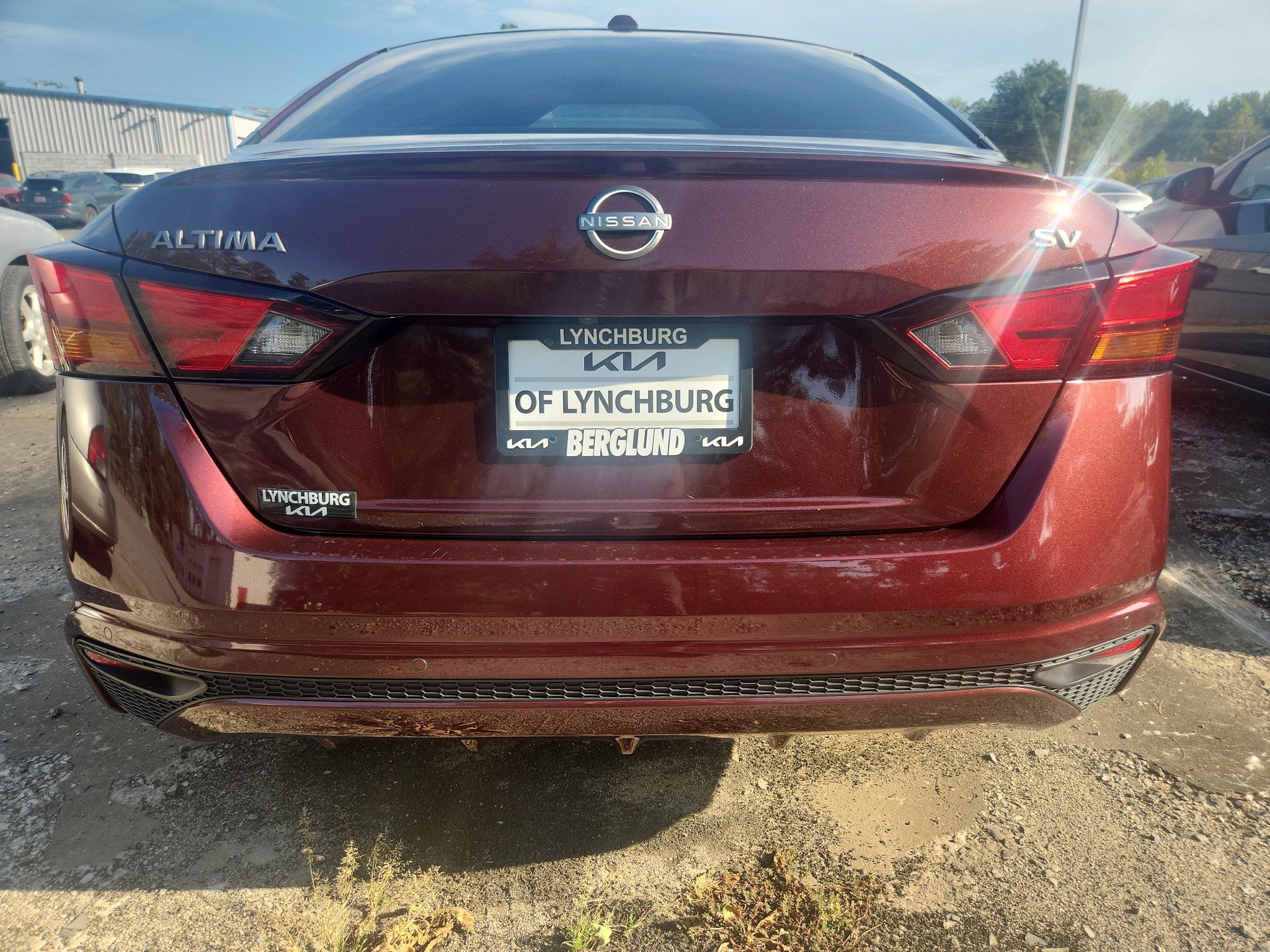 Used 2024 Nissan Altima 2.5 SV FWD image 7