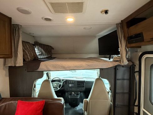 Used 2019 Chevrolet Express 4500 w/ RV Package image 11