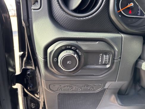 Used 2024 Jeep Wrangler Unlimited Rubicon image 66