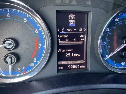 Used 2018 Toyota Corolla SE image 19