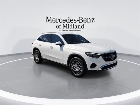 New 2025 Mercedes-Benz GLC 300 4MATIC image 2