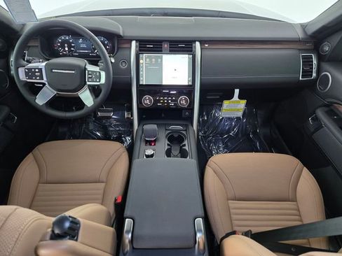 New 2025 Land Rover Discovery Dynamic SE AWD/4WD image 4