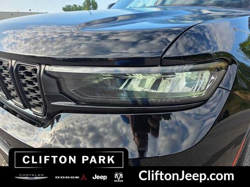 Used 2023 Jeep Grand Cherokee L Laredo AWD/4WD image 7