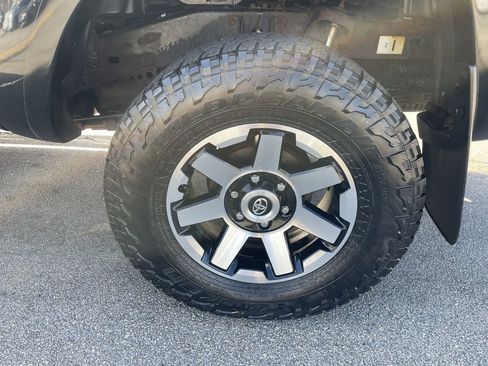 Used 2014 Toyota Tacoma 4x4 Double Cab w/ TRD Sport Package image 10