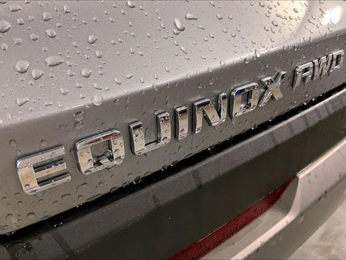 Used 2025 Chevrolet Equinox LT image 8