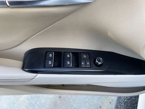 Used 2019 Toyota Camry XLE w/ Driver Assist Package FWD image 16
