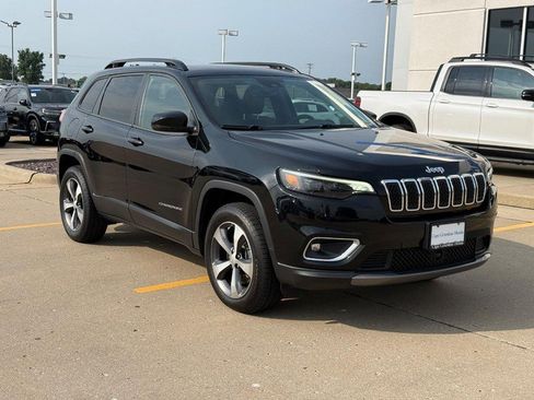 Used 2022 Jeep Cherokee Limited AWD/4WD image 2