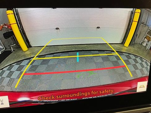 Used 2025 Toyota Camry SE image 15