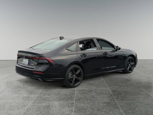 Used 2023 Honda Accord Sport image 5