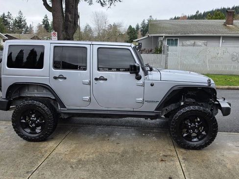 Used 2015 Jeep Wrangler Unlimited Sahara w/ Dual Top Group image 4