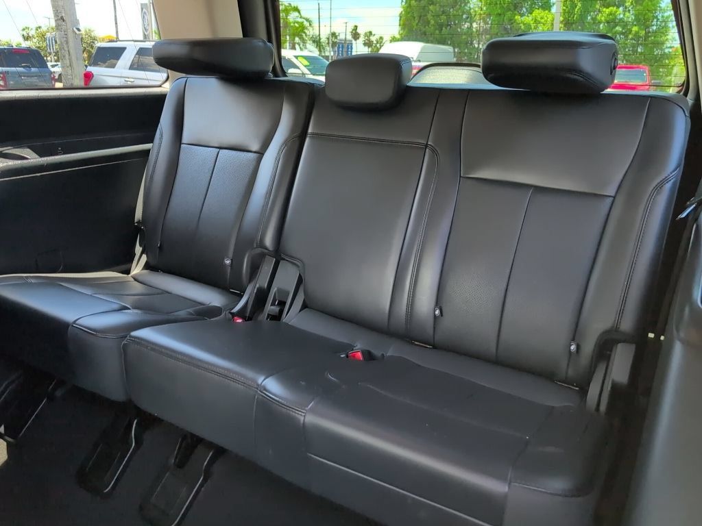 Used 2024 Ford Expedition XLT RWD image 11