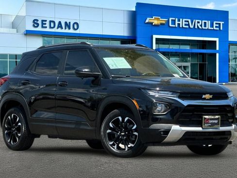 Used 2023 Chevrolet TrailBlazer LT FWD image 2