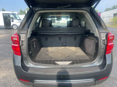 Used 2017 Chevrolet Equinox Premier w/ Enhanced Convenience Package AWD/4WD image 26