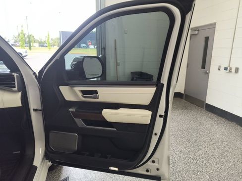 Used 2024 Toyota Sequoia Capstone AWD/4WD image 29