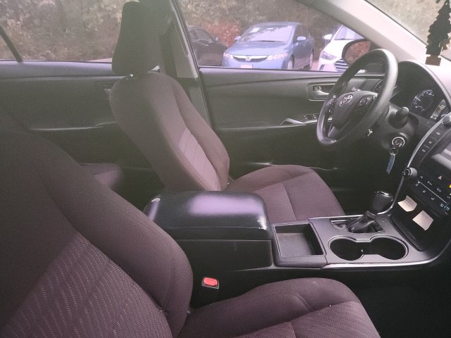 Used 2017 Toyota Camry LE FWD image 6