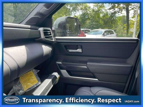 Used 2024 Toyota Tundra Platinum AWD/4WD image 33
