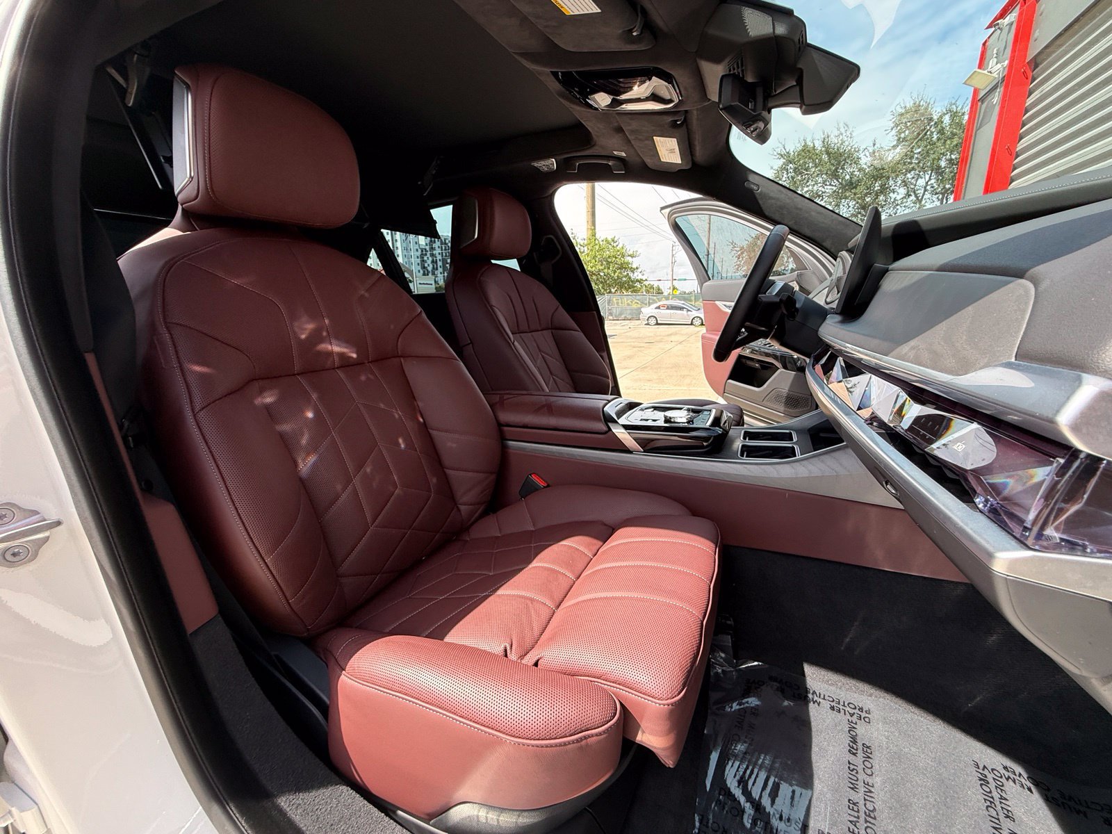 Used 2023 BMW i7 xDrive60 AWD/4WD image 43