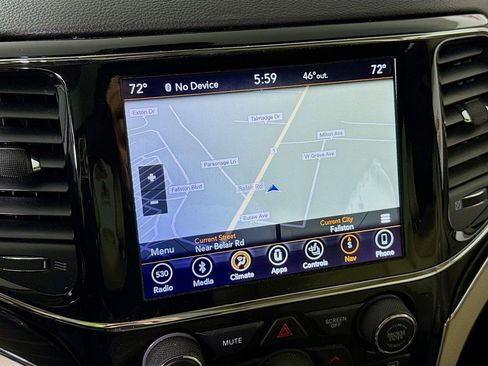 Used 2019 Jeep Grand Cherokee Limited w/ Trailer Tow Group IV image 6