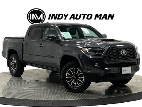 Used 2020 Toyota Tacoma TRD Sport w/ TRD Premium Sport Package AWD/4WD image 2