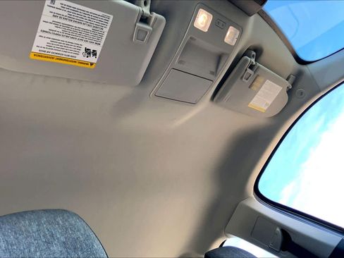 Used 2025 Ford Maverick XLT w/ Equipment Group 302A image 12