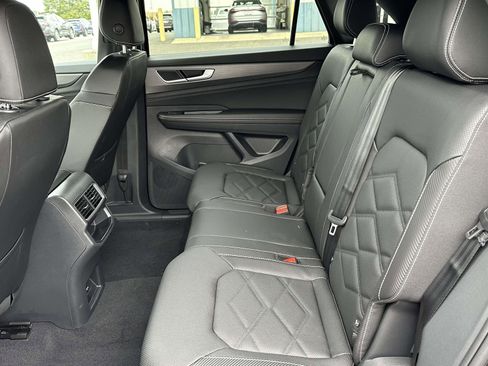 New 2026 Volkswagen Atlas Cross Sport SE image 13