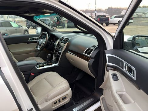 Used 2015 Ford Explorer Limited w/ Equipment Group 301A image 17