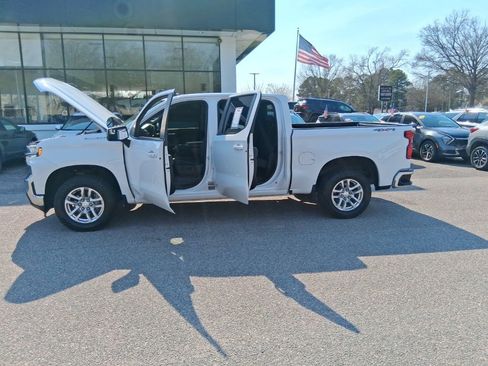 Used 2022 Chevrolet Silverado 1500 LT AWD/4WD image 26