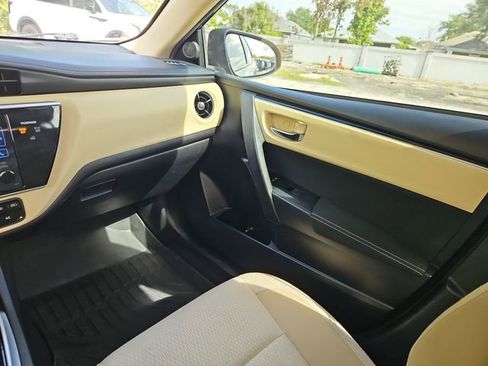 Used 2017 Toyota Corolla LE image 10