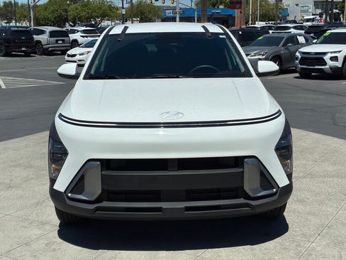 Certified 2025 Hyundai Kona SE AWD/4WD image 11