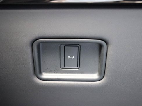 Used 2025 Land Rover Range Rover Sport SE AWD/4WD image 48