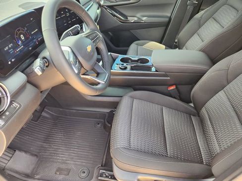 New 2026 Chevrolet Equinox LT w/ Safety and Technology Package FWD image 11