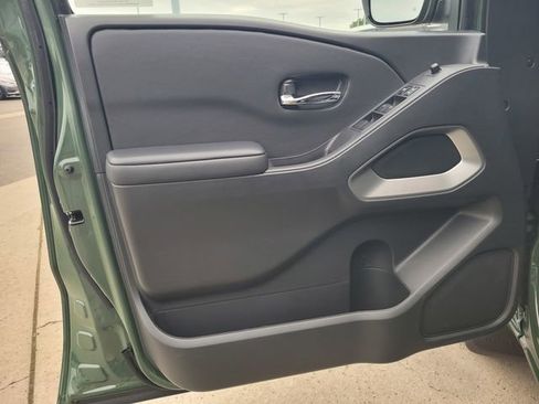 New 2026 Nissan Frontier SV image 7