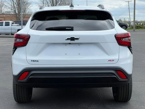 New 2026 Chevrolet Trax RS w/ Sunroof Package FWD image 37