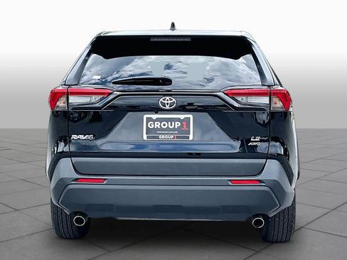 Used 2025 Toyota RAV4 LE AWD/4WD image 5