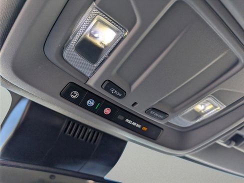 Used 2025 Chevrolet Silverado 2500 Custom w/ Custom Value Package image 23