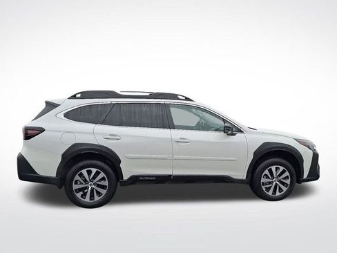 Certified 2025 Subaru Outback Premium image 9