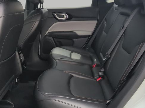 Used 2023 Jeep Compass Limited AWD/4WD image 17