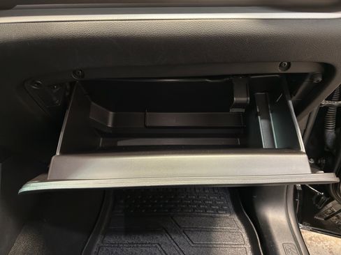 Used 2020 Ford Explorer XLT w/ Equipment Group 202A image 23