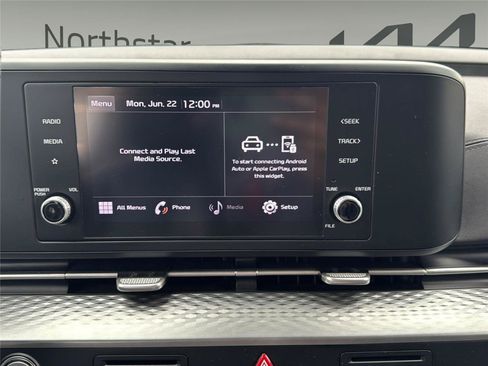 Used 2022 Kia Carnival LX FWD image 12