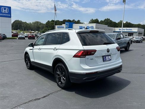 Used 2024 Volkswagen Tiguan SE image 24