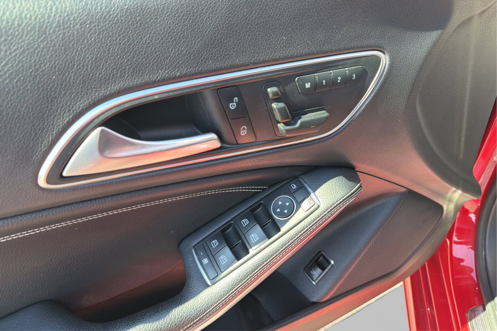 Used 2014 Mercedes-Benz CLA 250 image 19