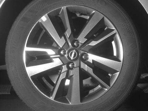 Used 2025 Nissan Versa SV FWD image 15