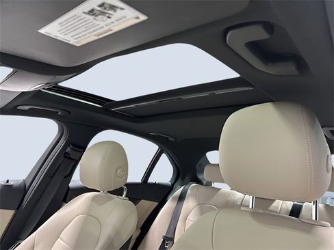 Used 2018 Mercedes-Benz C 300 4MATIC Sedan image 27